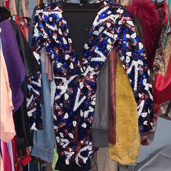 Sequin Abstract Print Body Con Dress - Picture 4 of 5